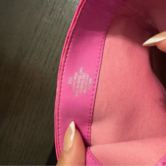 Gianni Bini Vibrant pink paisley boots - Picture 5 of 5